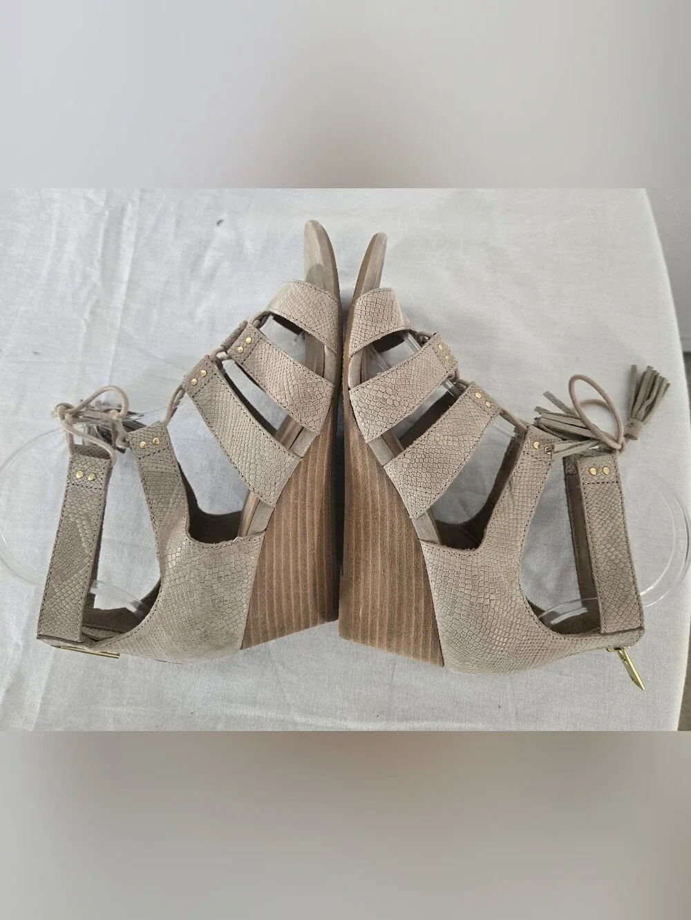 UGG Yasmin Snake Wedge Sandals Tassel Lace-Ups Chic Edgy Trendy, size 7